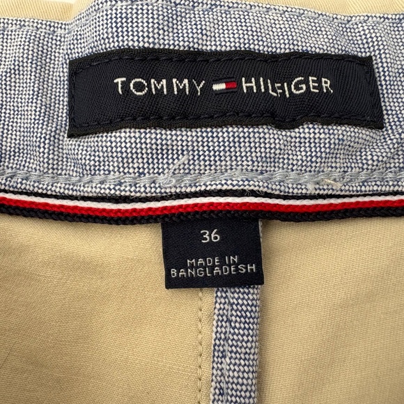 Tommy Hilfiger Men's Classic Fit Flat Front Shorts‎ - Size 36. - Picture 5 of 12